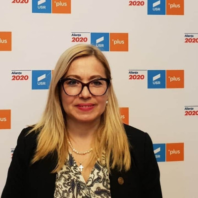 IURIȘNIȚI Cristina